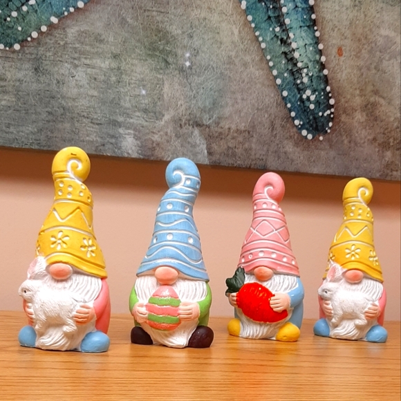 Set of 4 Easter Gnomes Decor NEW - Picture 2 of 5